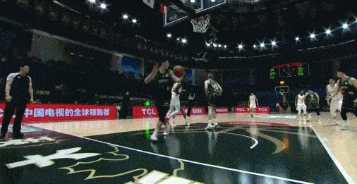 九游（中国）-球场亲兄弟？盘点一下那些球场上的队友之间内讧的场面